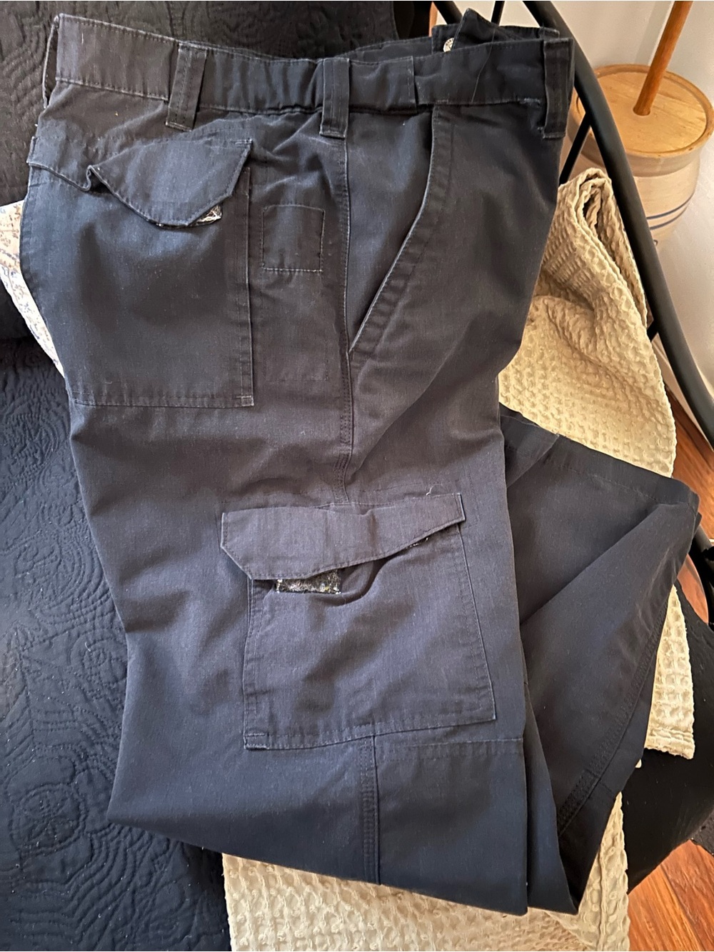 Men's Navy Blue  Cargo Pants - Durable Utility Style WRANGLER